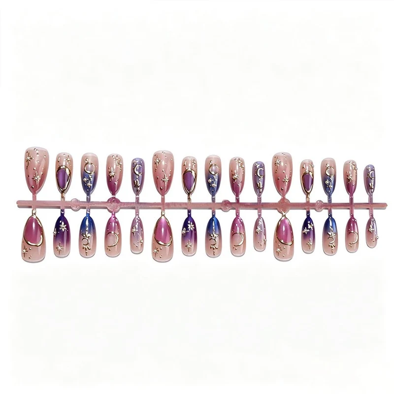 Kunstnagelset mit glamourösen Sternenmotiven Brehn