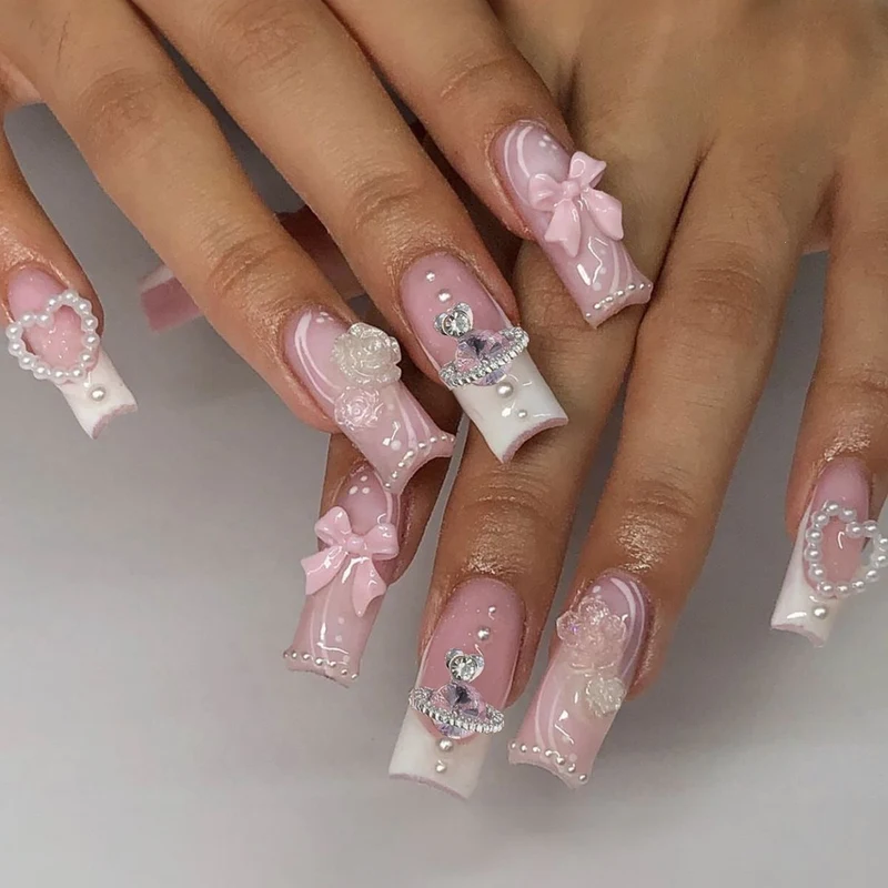 Kunstnagelset mit Glamourösen Perlen- und Glitzerelementen Brehn