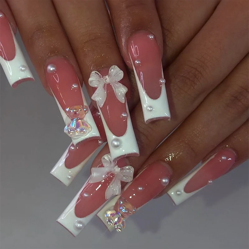 Kunstnagelset mit Glamourösen Perlen- und Glitzerelementen Brehn