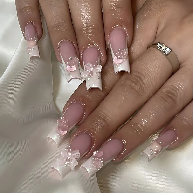 Kunstnagelset mit Glamourösen Perlen- und Glitzerelementen Brehn