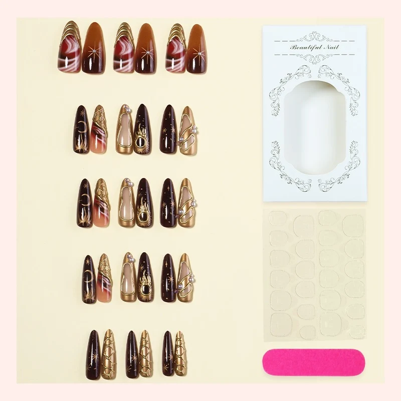 Kunstnagelset mit Glamourösen Designs Brehn