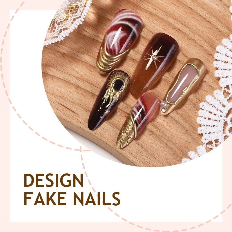 Kunstnagelset mit Glamourösen Designs Brehn
