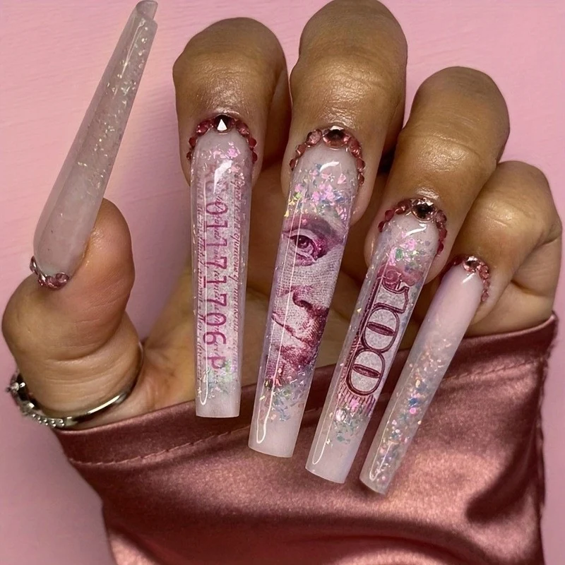 Künstliches Nail Art Set mit verspieltem Blumendesign und glitzernden Akzenten Brehn