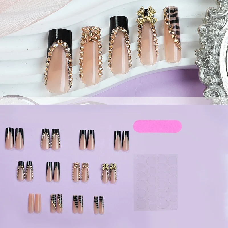 Kunstnagelset mit Glamourösen Akzenten Brehn