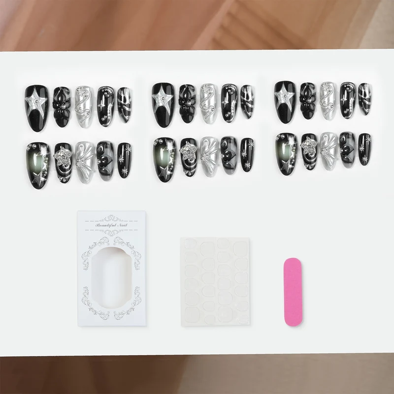 Kunstnagelset mit glamoureusen Designs und einzigartigen 3D-Elementen Brehn