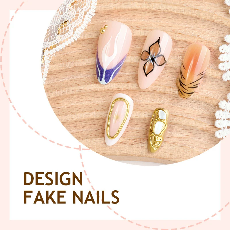 Künstliches Nagelset mit Glamourösen Designs und Eleganten Verzierungen Brehn