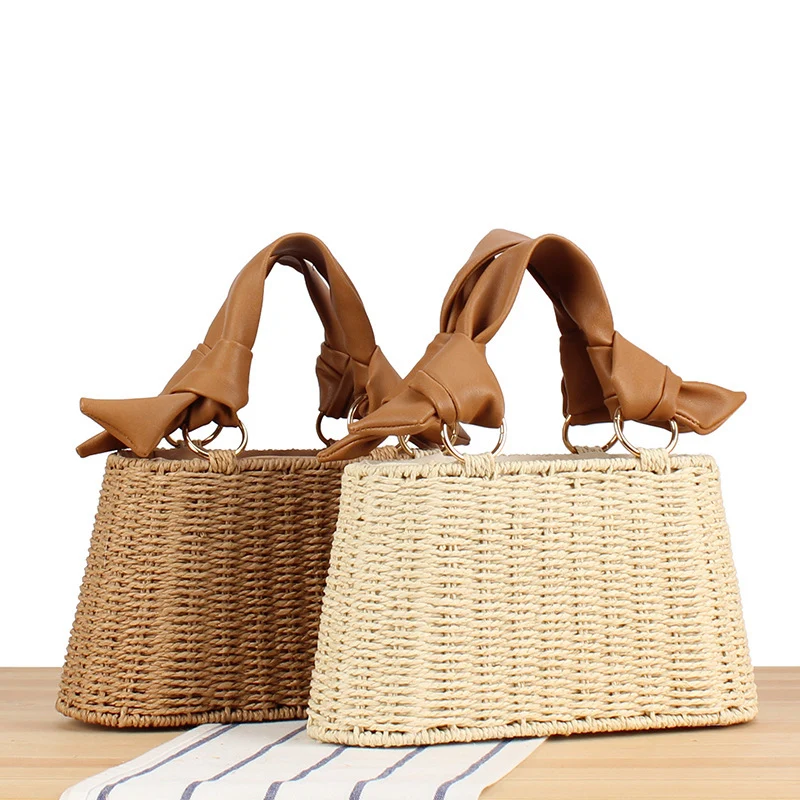 Elegante Handtasche mit geflochtenem Design und markanten Details Skanto