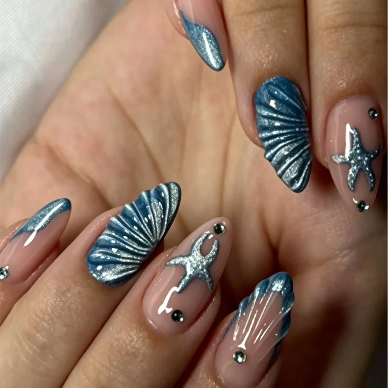 Künstliches Nagelset mit eleganten 3D-Motiven Brehn
