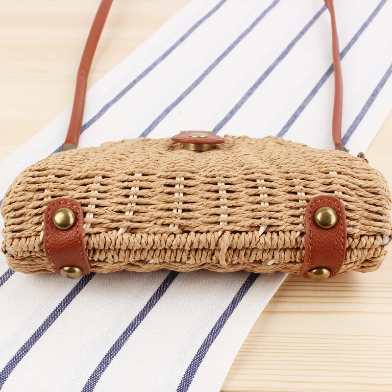 Rattan-Schultertasche im Halbmond-Design Skanto