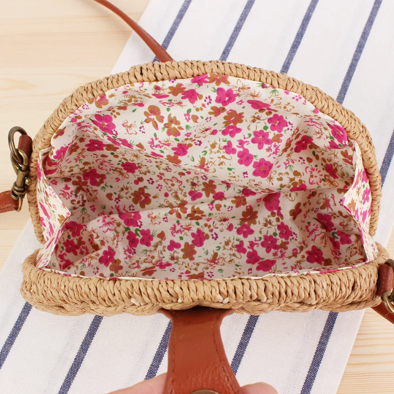Rattan-Schultertasche im Halbmond-Design Skanto
