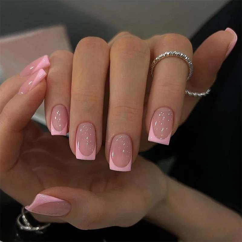 Künstliche Kunstnägel mit elegantem Farbverlauf und Glitzerakzenten Brehn
