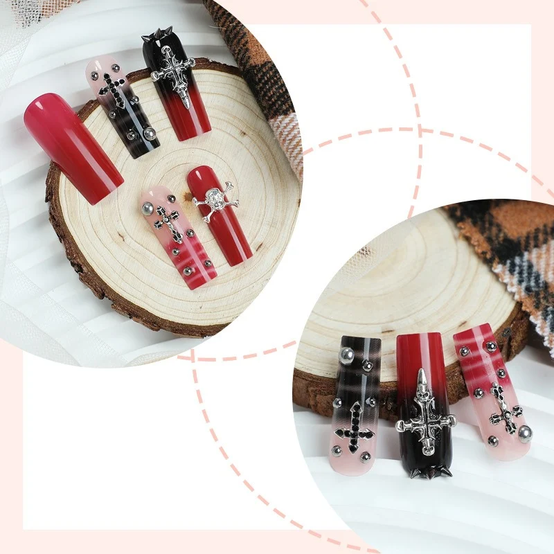 Künstliche Nail Art mit glamourösem Gothic Design Brehn