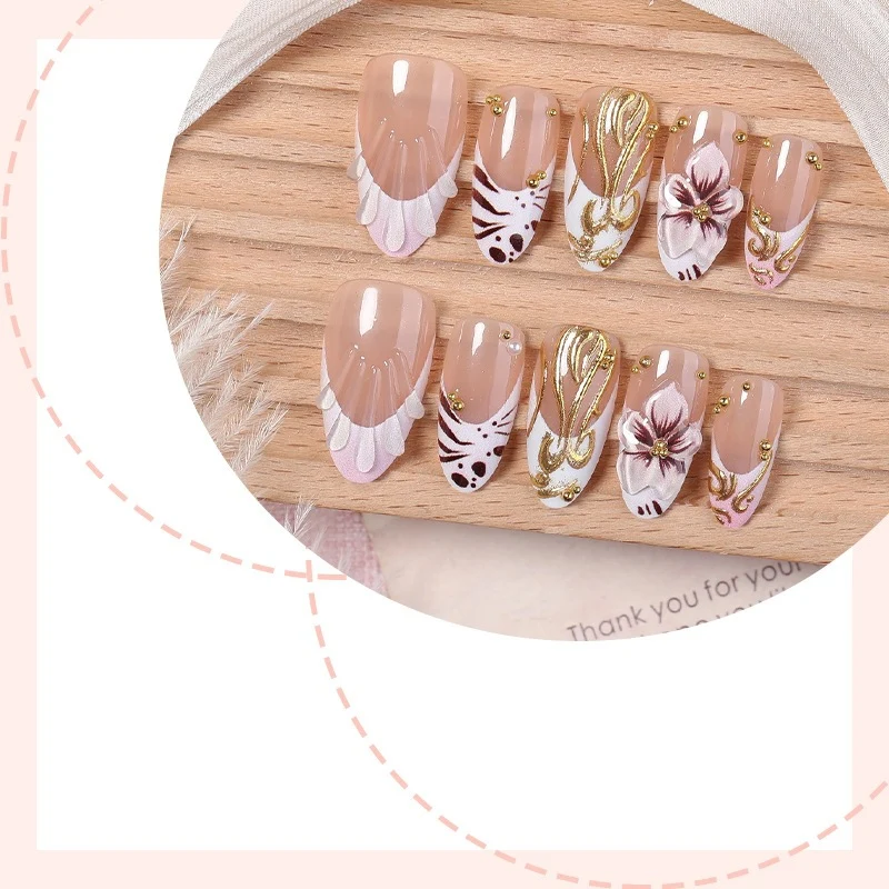 Künstliche Fingernägelset mit elegantem Design Brehn