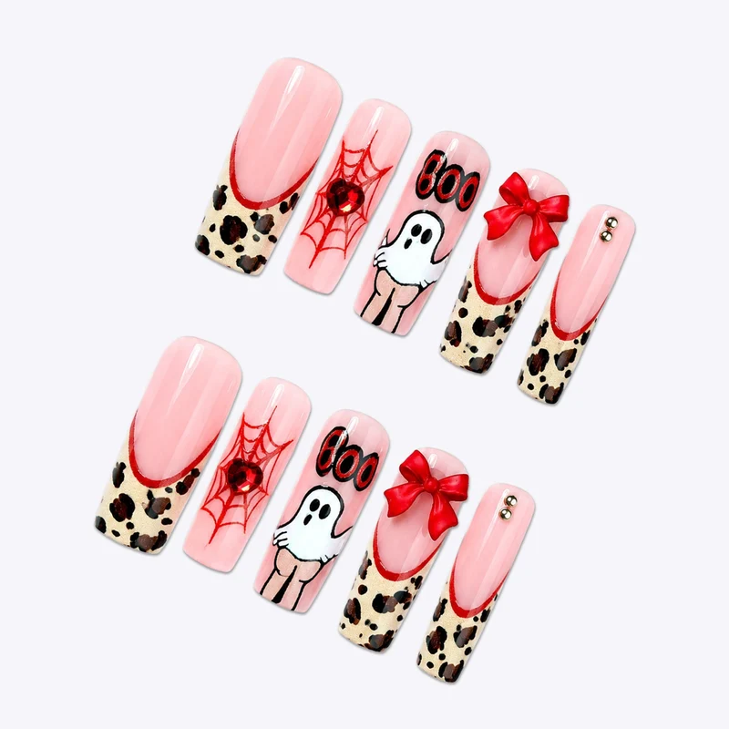 Kreatives Kunstnagelset mit Halloween-Motiv und verspielten Designs Brehn
