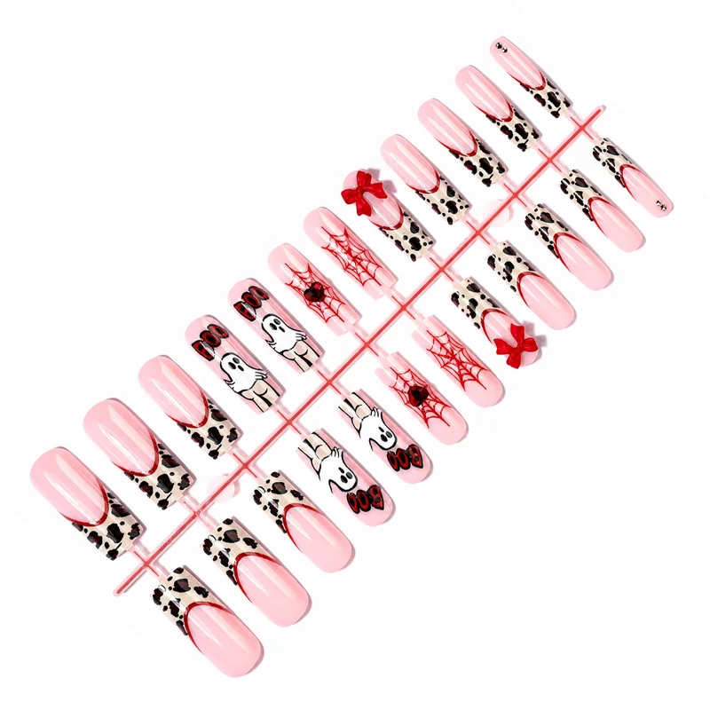 Kreatives Kunstnagelset mit Halloween-Motiv und verspielten Designs Brehn