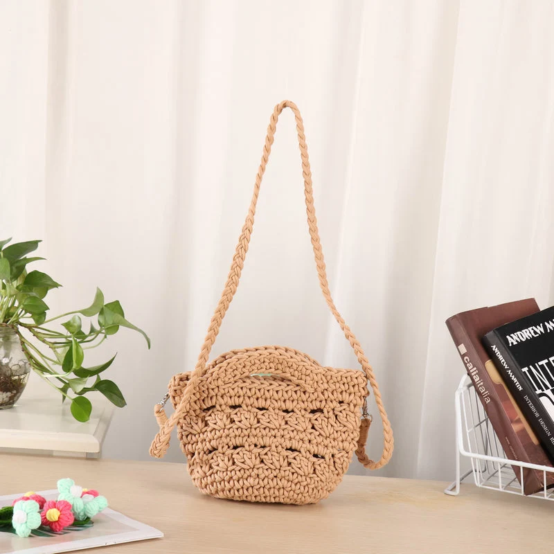 Handgefertigte Umhängetasche mit einzigartigem Strickdesign Skanto
