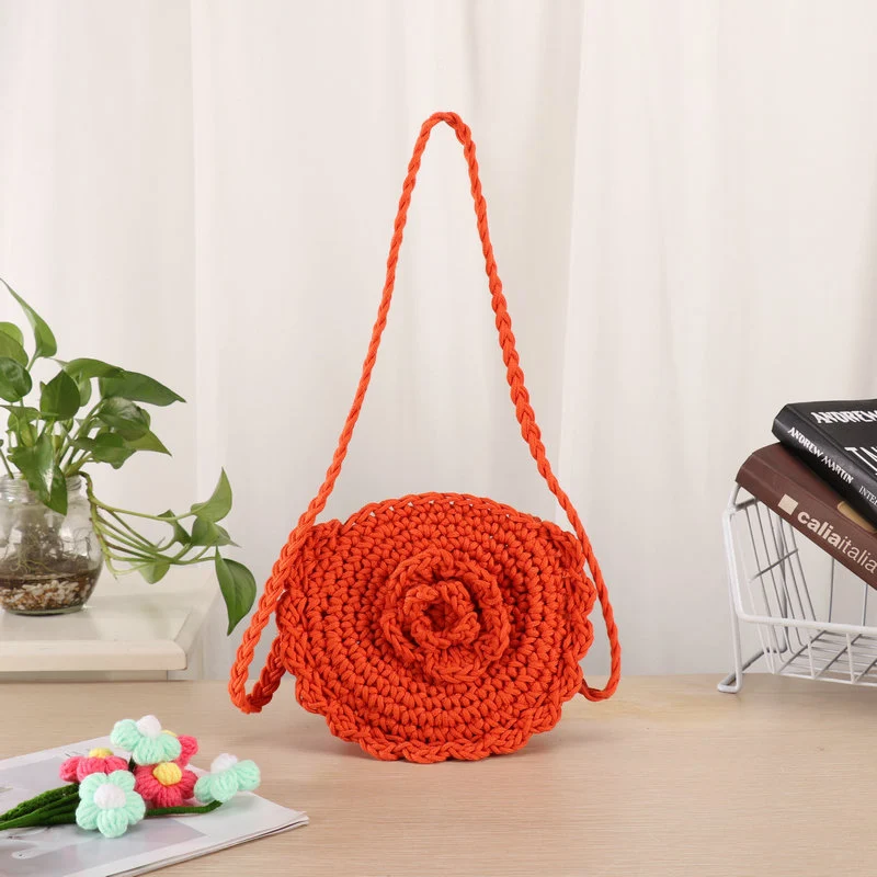 Handgefertigte Umhängetasche mit einzigartigem Blumenmuster Skanto