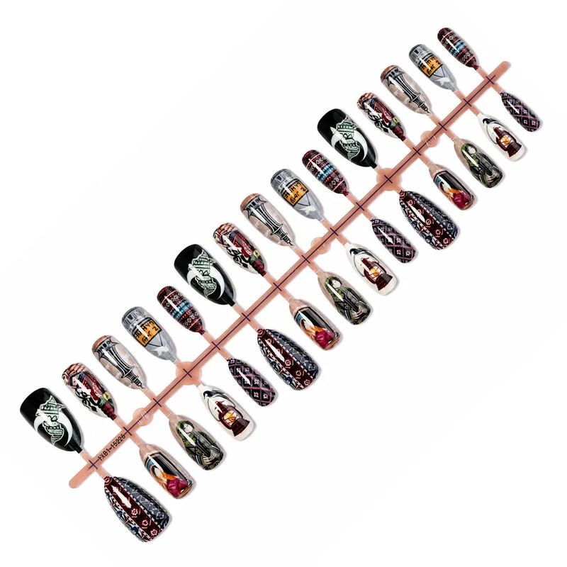 Künstliche Nagel-Kollektion mit kulturellen Designs Brehn