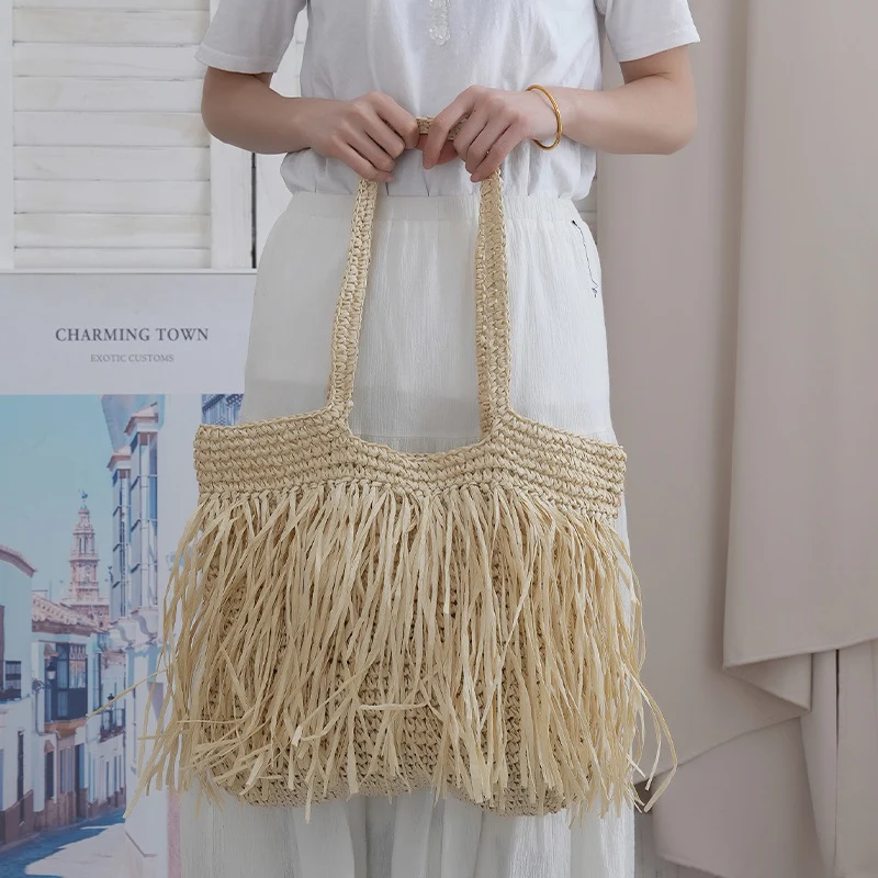 Handgefertigte Strandtasche mit Fransen-Design Skanto
