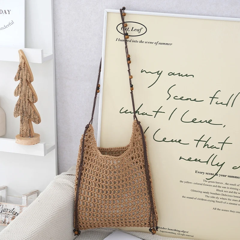 Handgefertigte Netztasche mit Holz-Akzenten Skanto