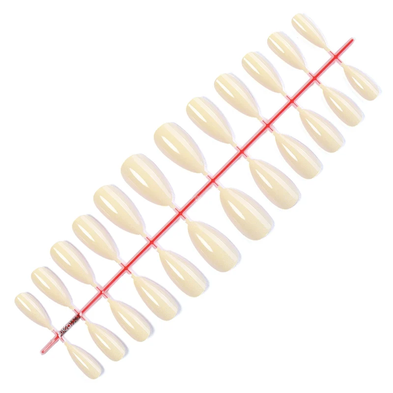 Künstliche Motiv-Nägel mit eleganter Form Brehn