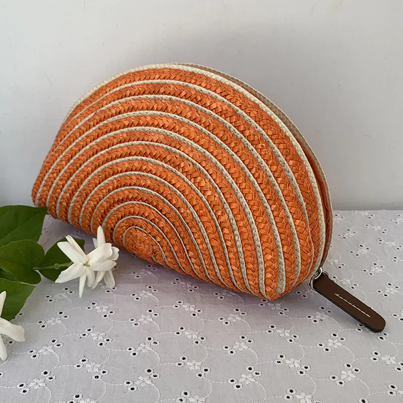 Kosmetiktasche im eleganten Halbmond-Design Skanto