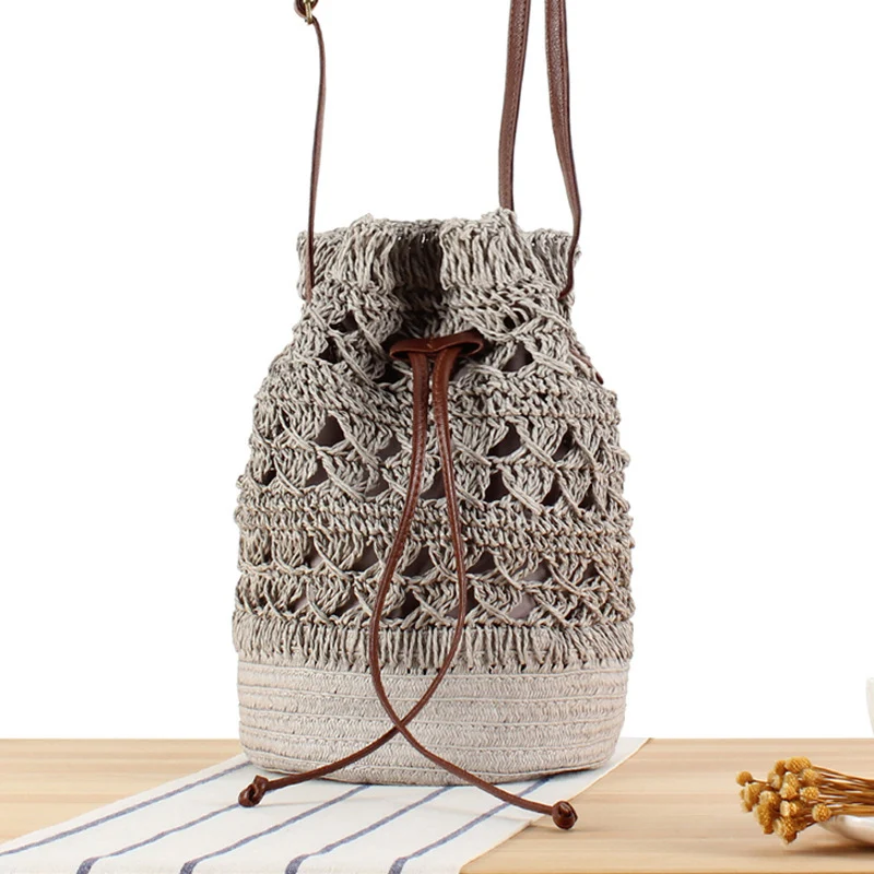 Designer-Rucksack aus Naturgeflecht mit Lederdetails Skanto