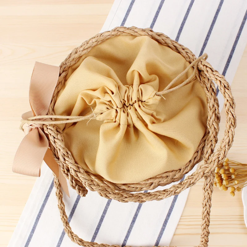 Bezaubernde Handtasche aus geflochtenem Naturmaterial Skanto