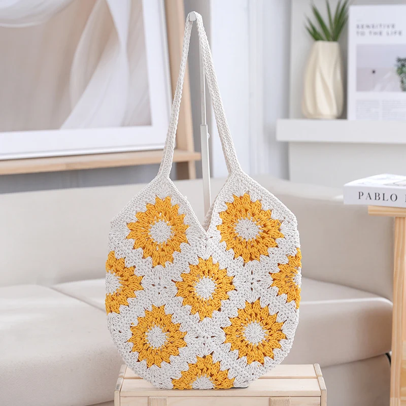Gehäkelte Tasche mit Blumenmustern Skanto