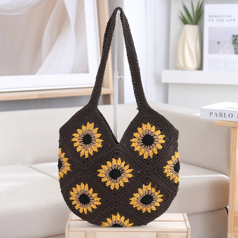 Gehäkelte Tasche mit Blumenmustern Skanto