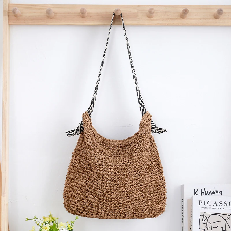 Handtasche aus Naturmaterial mit verspieltem Design Skanto
