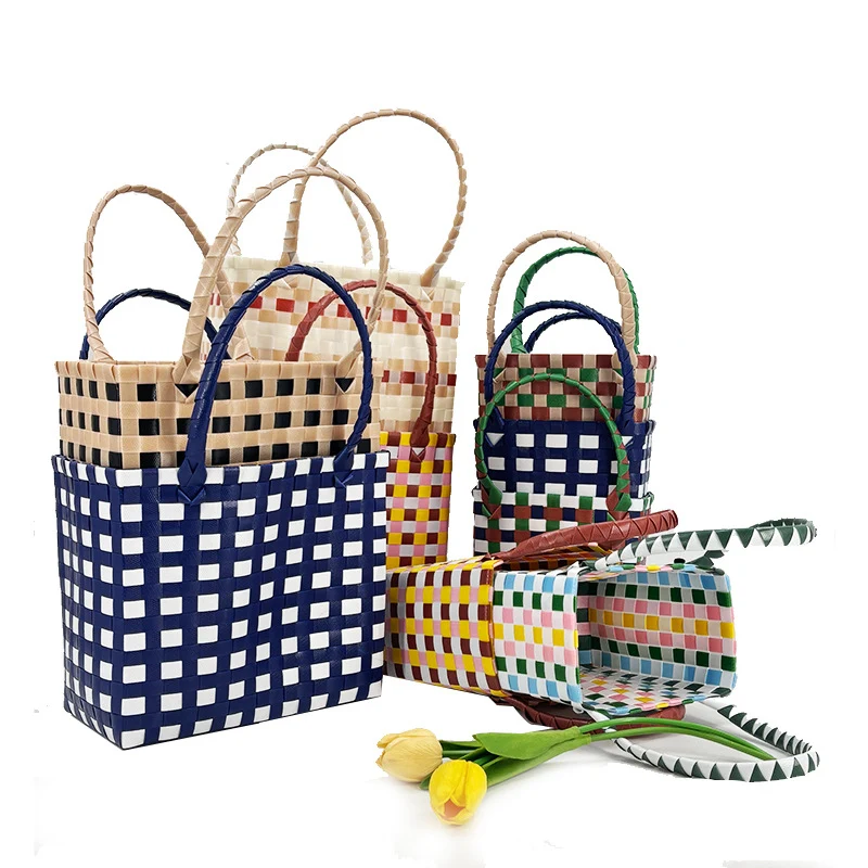 Geflochtene Handtasche mit stabilen Griffen Skanto