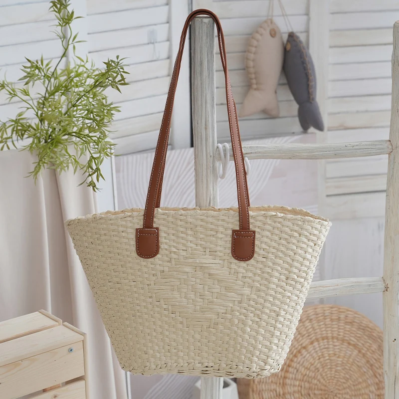 Elegante Korbtasche mit hochwertigem Ledergriff Skanto