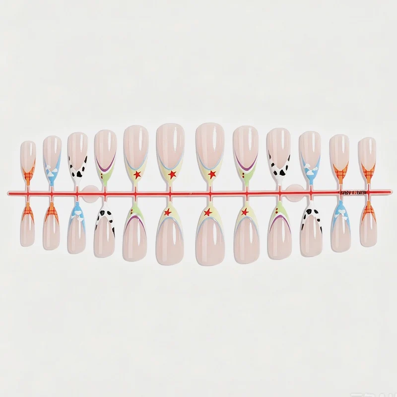 Kreatives Kunstnagelset mit bunten Designs Brehn