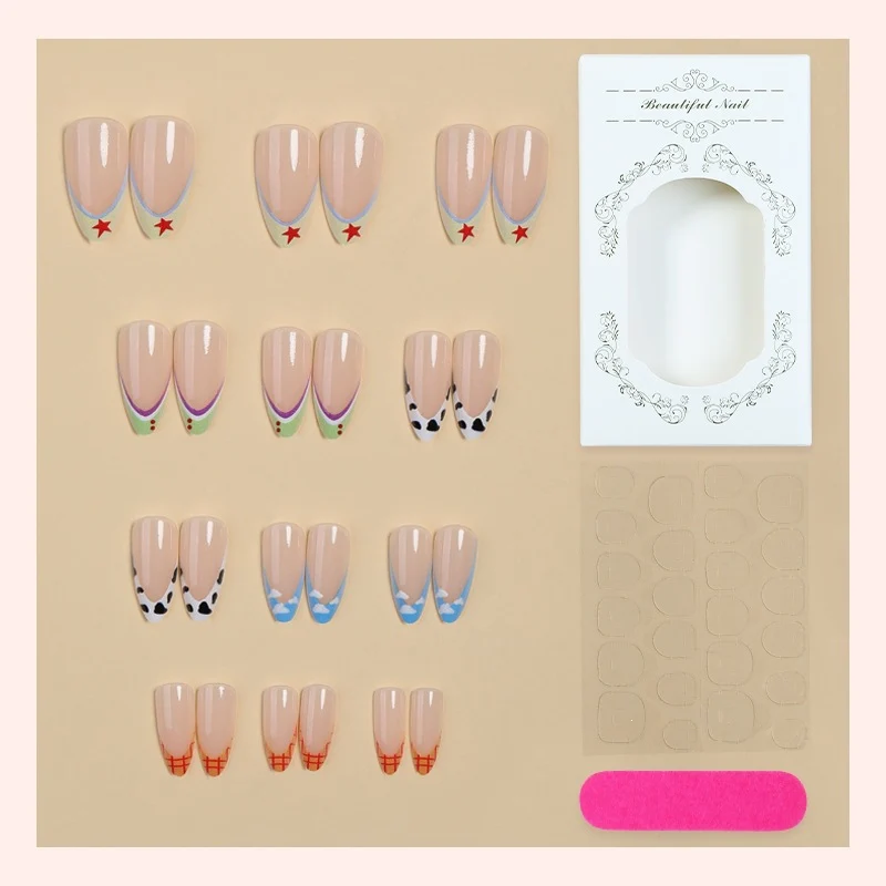 Kreatives Kunstnagelset mit bunten Designs Brehn