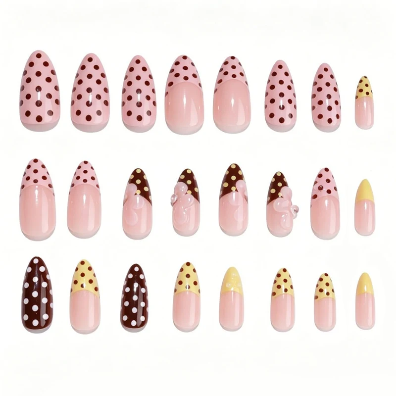 Kreatives Kunstnagelset mit Blumen- und Punkte-Design Brehn