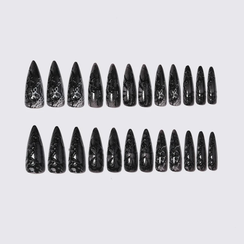 Kreatives Kunstnagelset im Spinnen-Muster Brehn