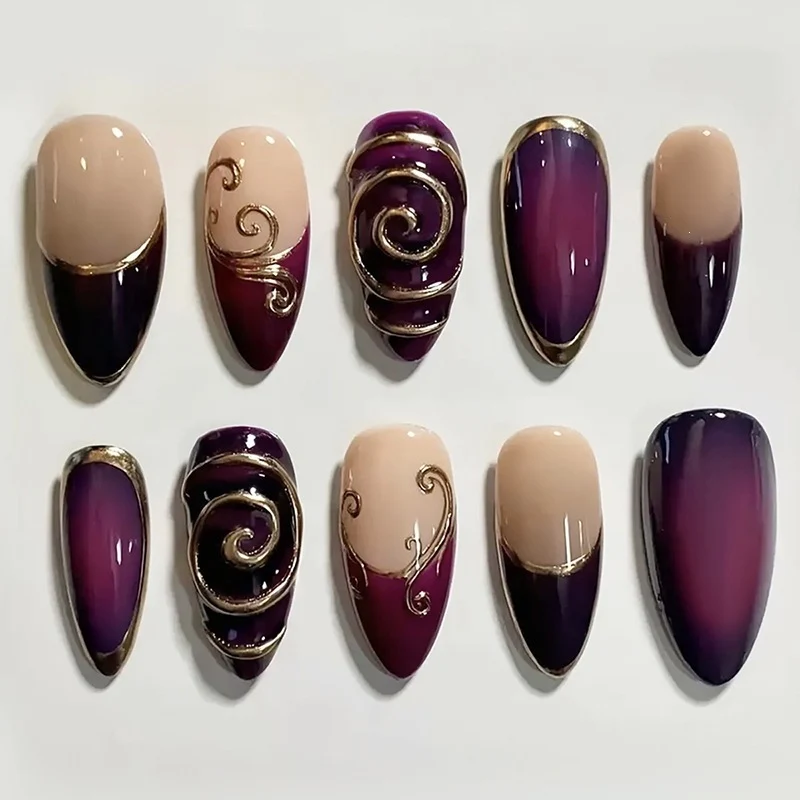 Glamouröses Kunstnagelset mit edlen Verzierungen Brehn