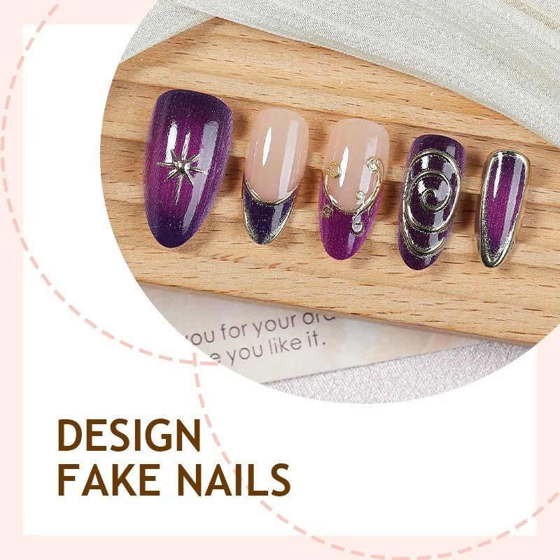 Glamouröses Kunstnagelset mit edlen Verzierungen Brehn