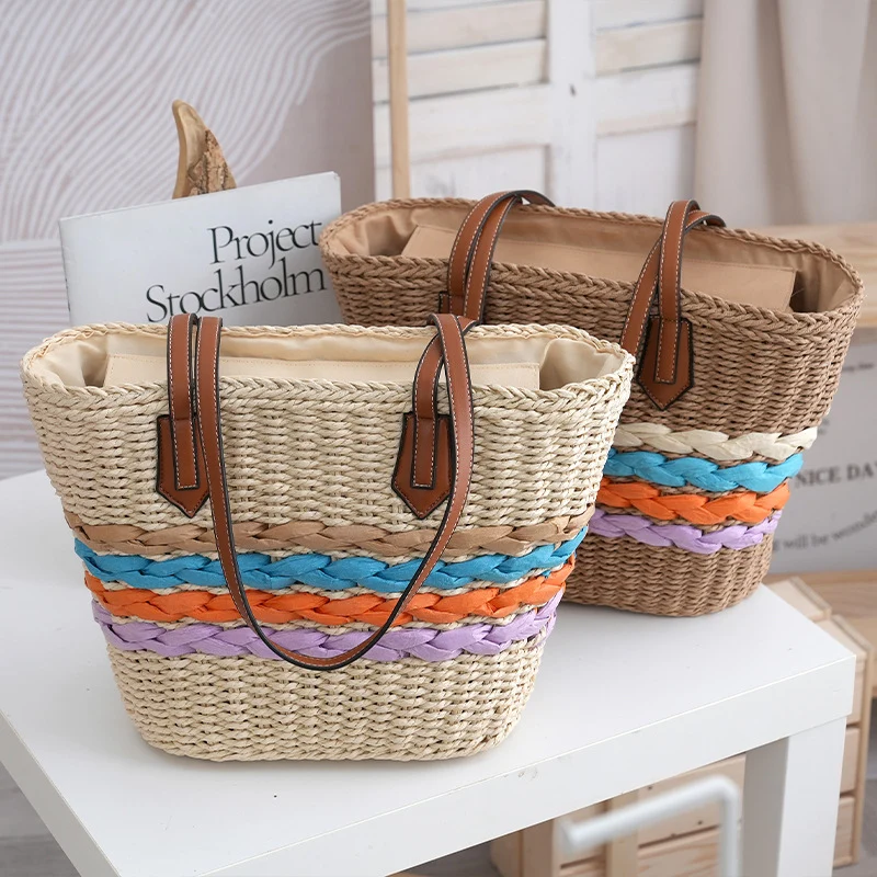 Elegante Strohtasche mit farbigen Schmuckstreifen Skanto