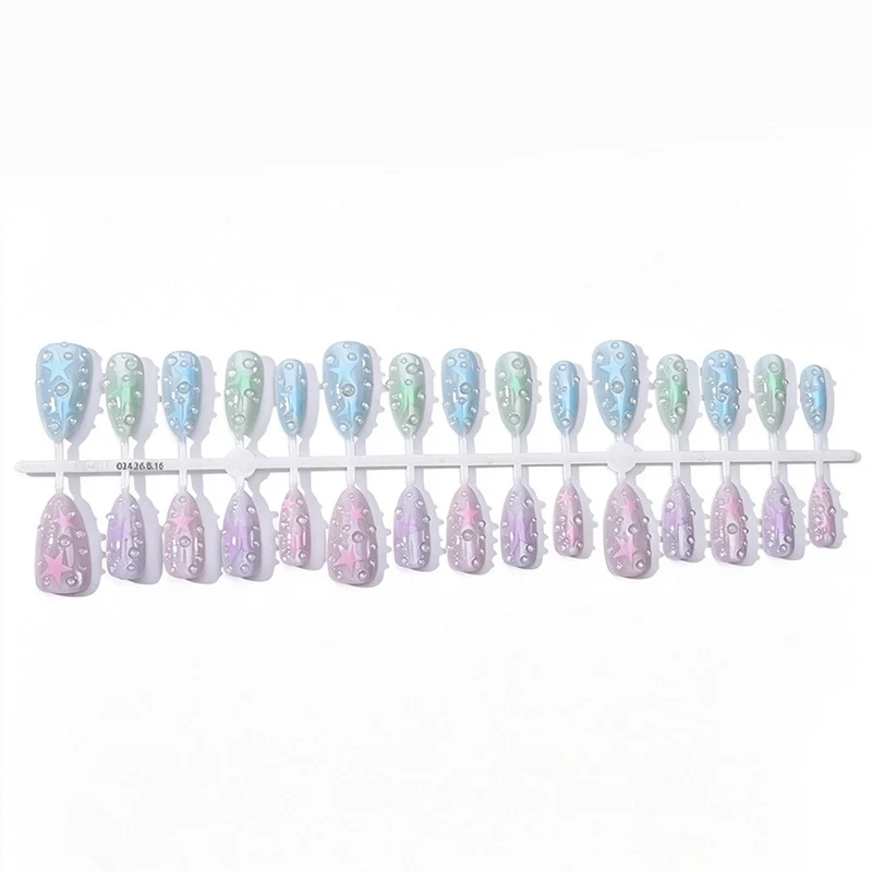 Kreatives Kunstnagelset Brehn