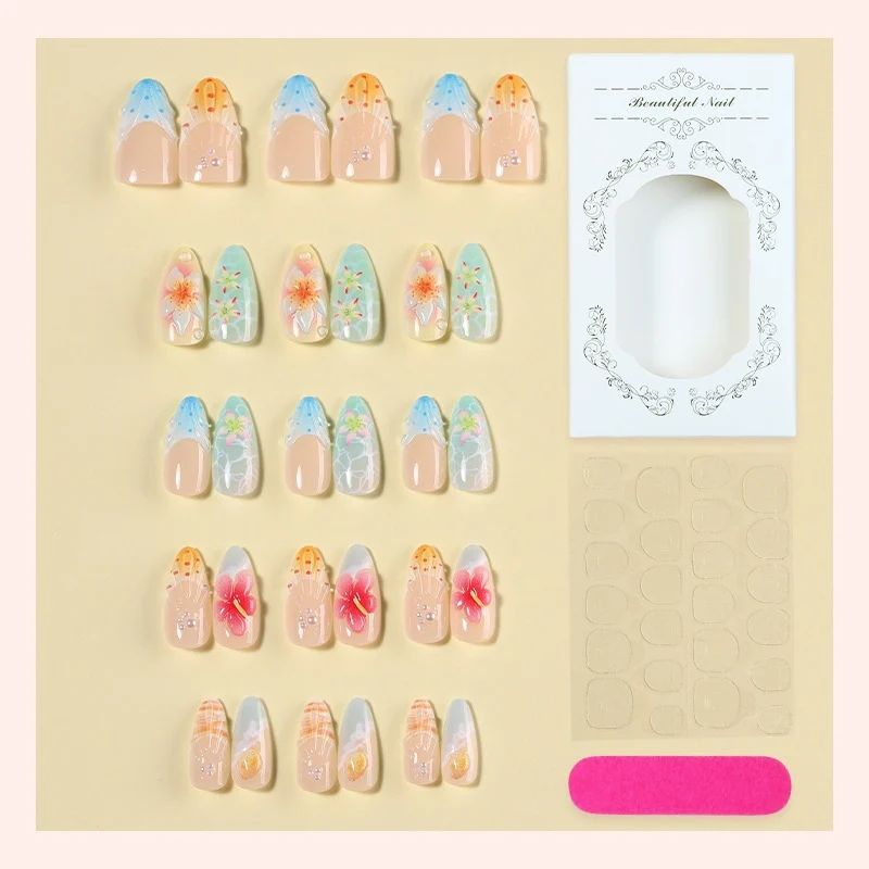 Kreatives Kunstnagel-Set mit floralem Design Brehn