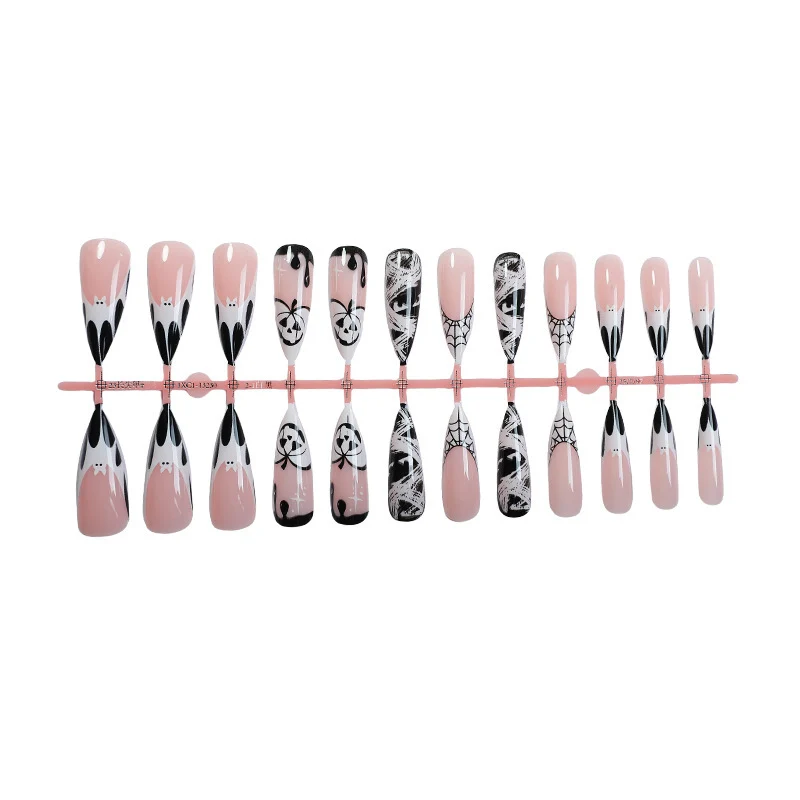 Kreatives Halloween Kunstnagelset mit Gespenster- und Spinnenmotiven Brehn