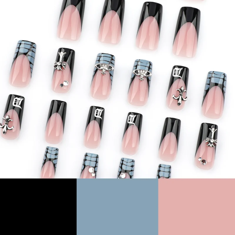 Glamouröses Kunstnagel-Set mit kunstvollen Verzierungen Brehn