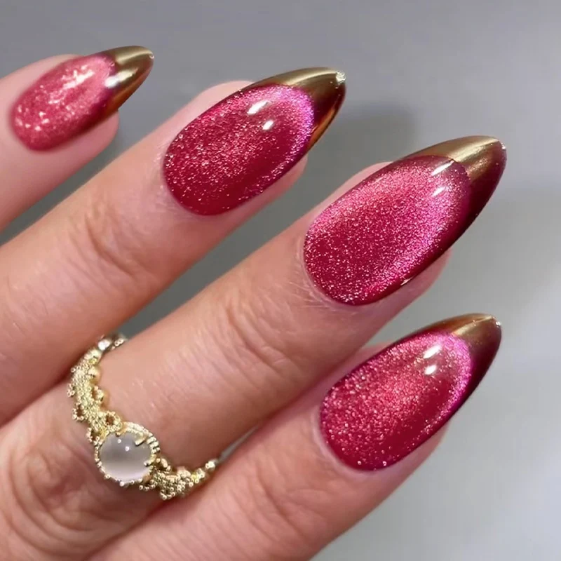 Glamouröse Kunstnägel mit schimmernden Finishing Brehn