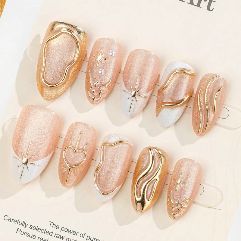 Glamouröse Kunstnägel mit exquisiten 3D-Details Brehn