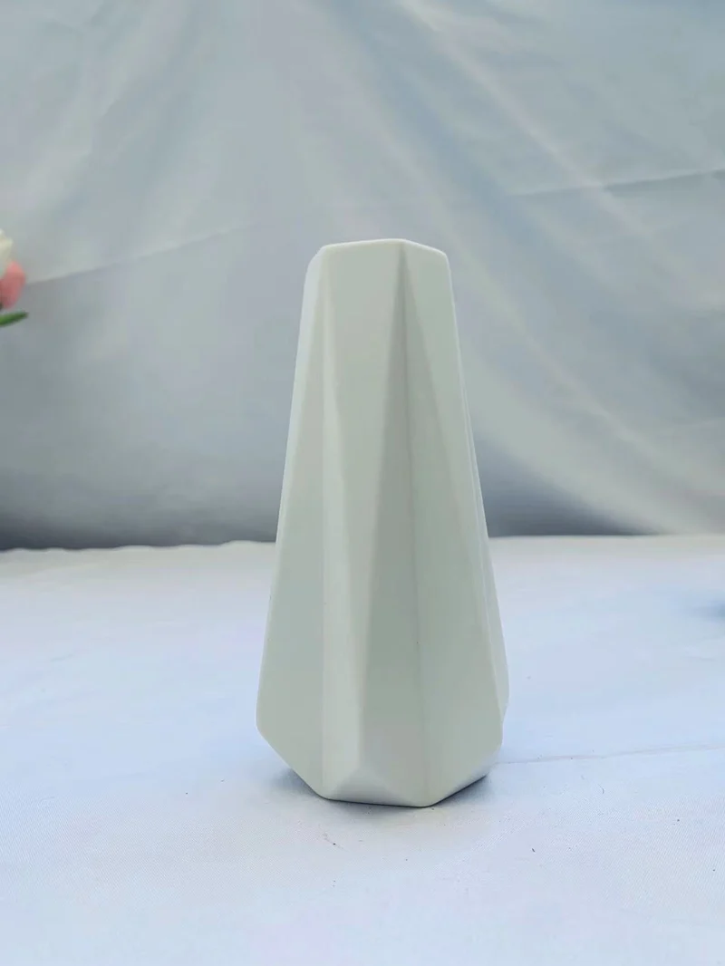 Moderne Geometrische Dekorative Skulptur Brehn