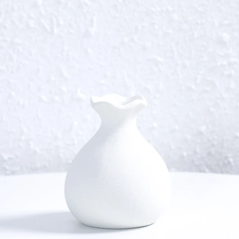 Einzigartige gebogene keramische Blumenvase Brehn