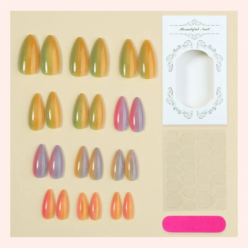 Elegantes und kreatives Kunstnagelset Brehn