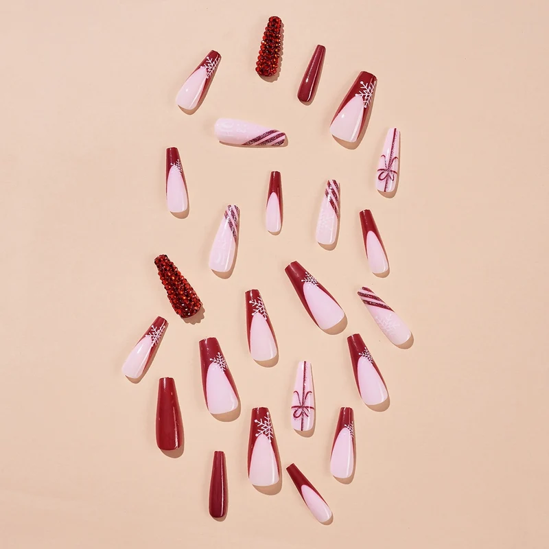 Elegantes Kunstnagelset mit strahlend grünen French-Spitzen Brehn